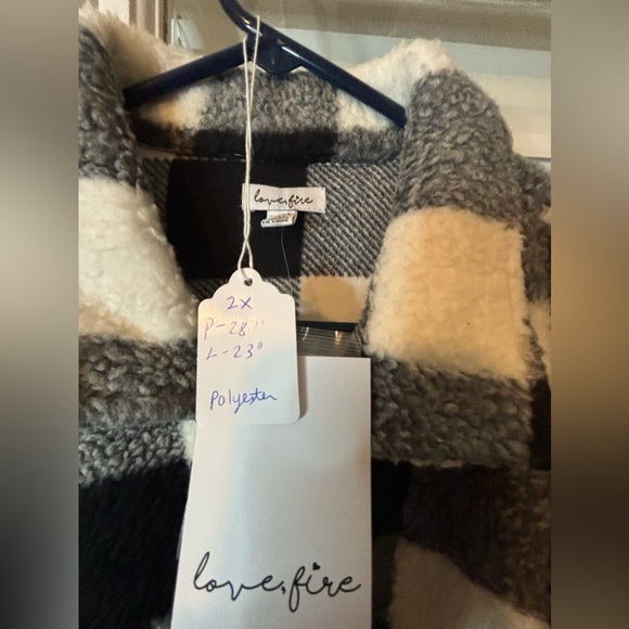 Love fire Cropped Gingham Sherpa-Size 2X - Picture 3 of 7